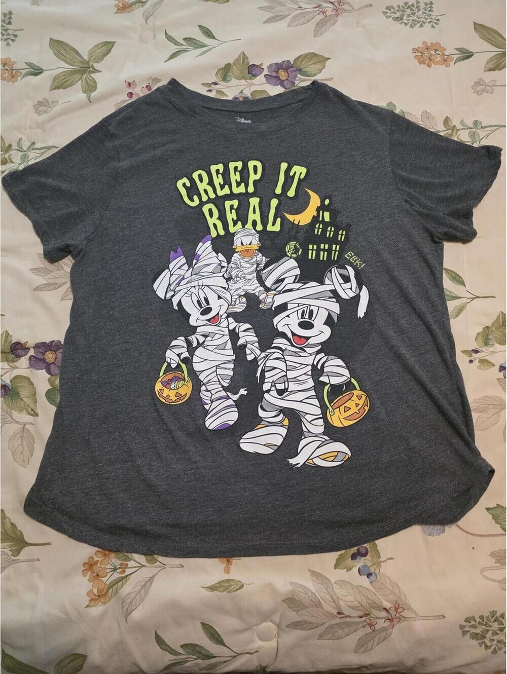 Disney Mickey Mouse “Creep It Real” Halloween, Size XXL